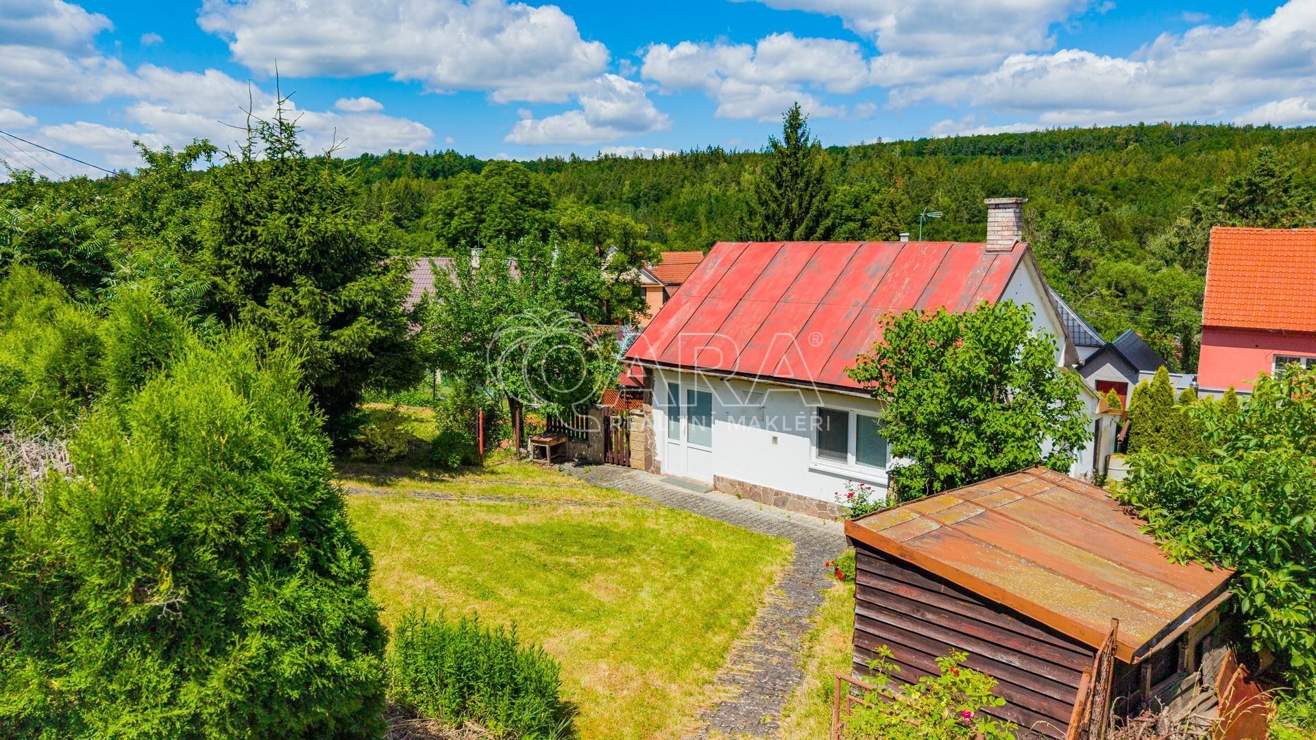 Pozemek pro bydlení, 714 m²