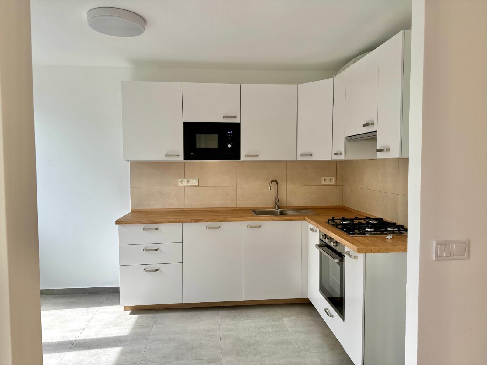 3+1, Frýdlantská, Praha - Kobylisy, 68 m² - 2