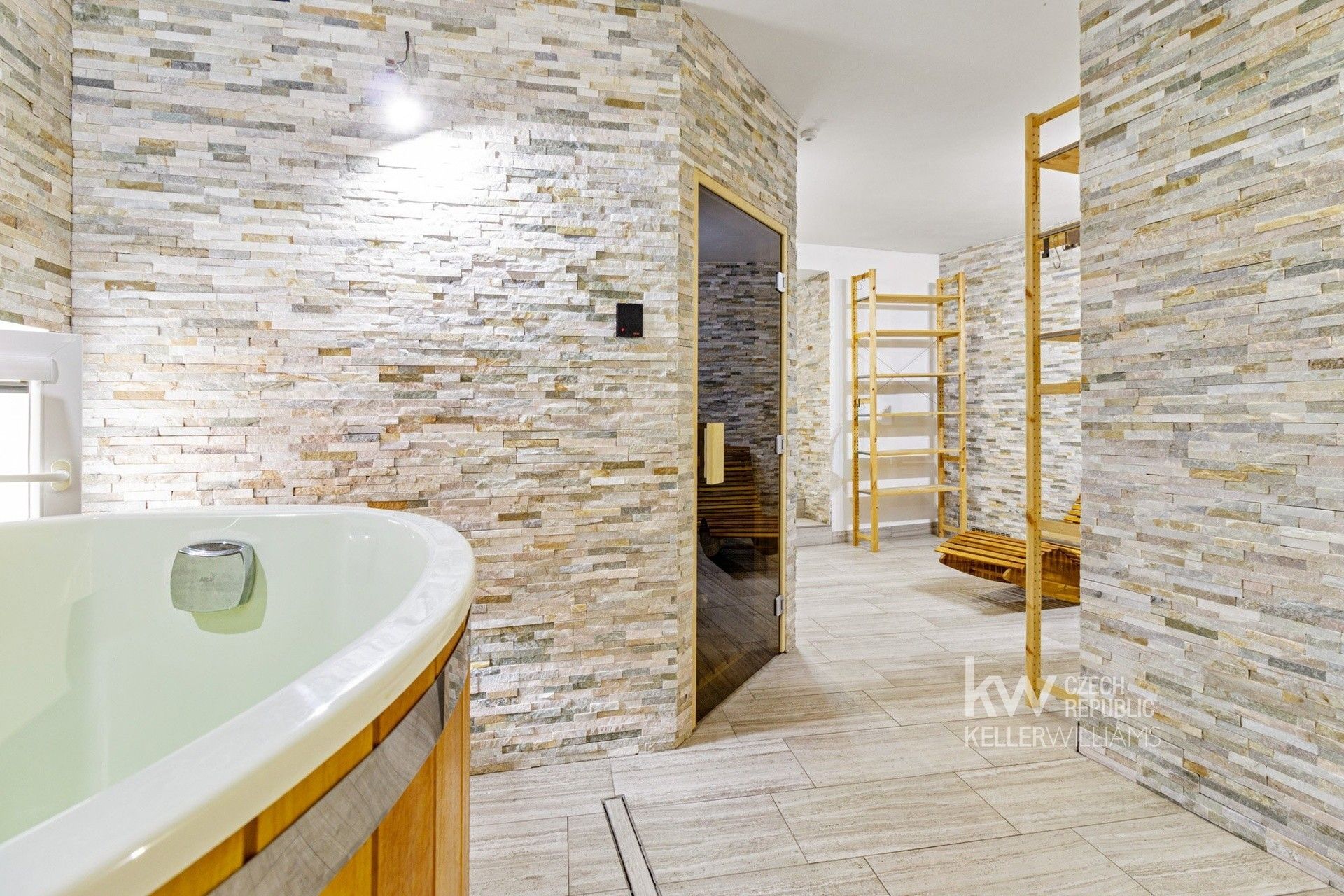 Byt 4+1 · 471 m² · Žižkovo náměstí 165, Nové Strašecí - 3