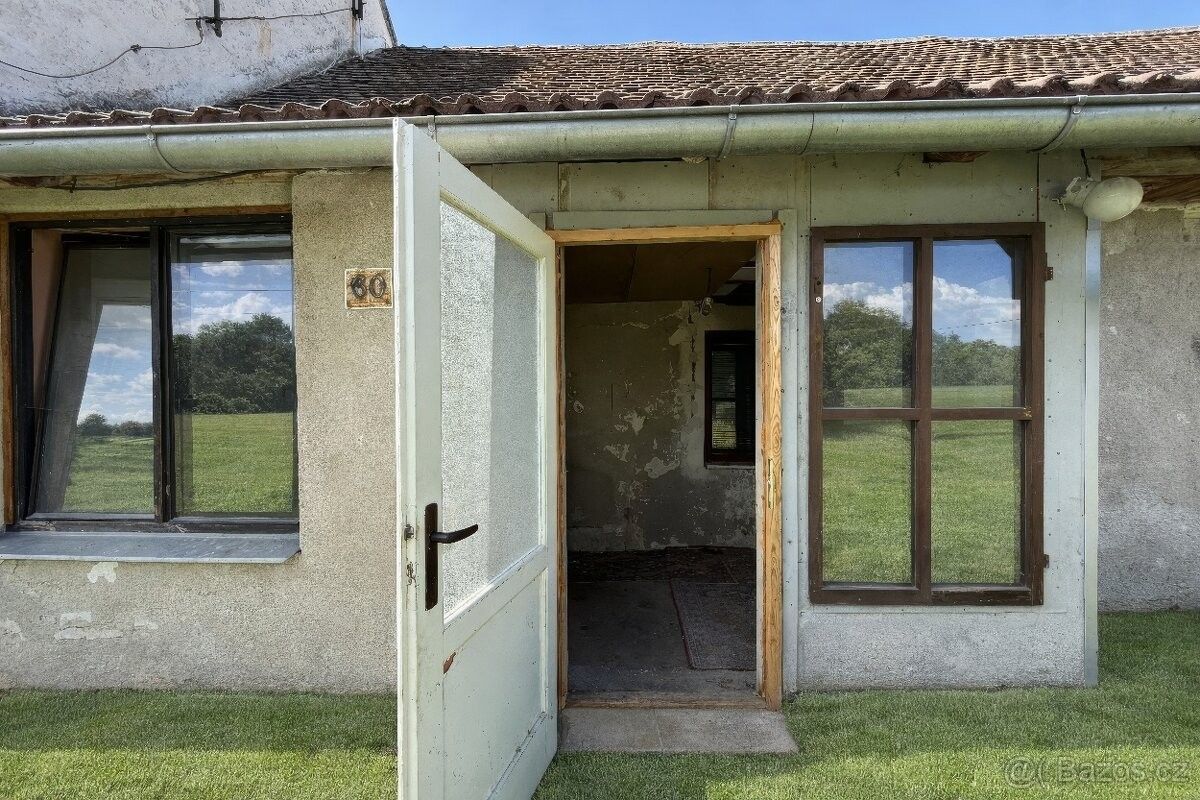 Prodej rodinný dům - Šumná, 671 02