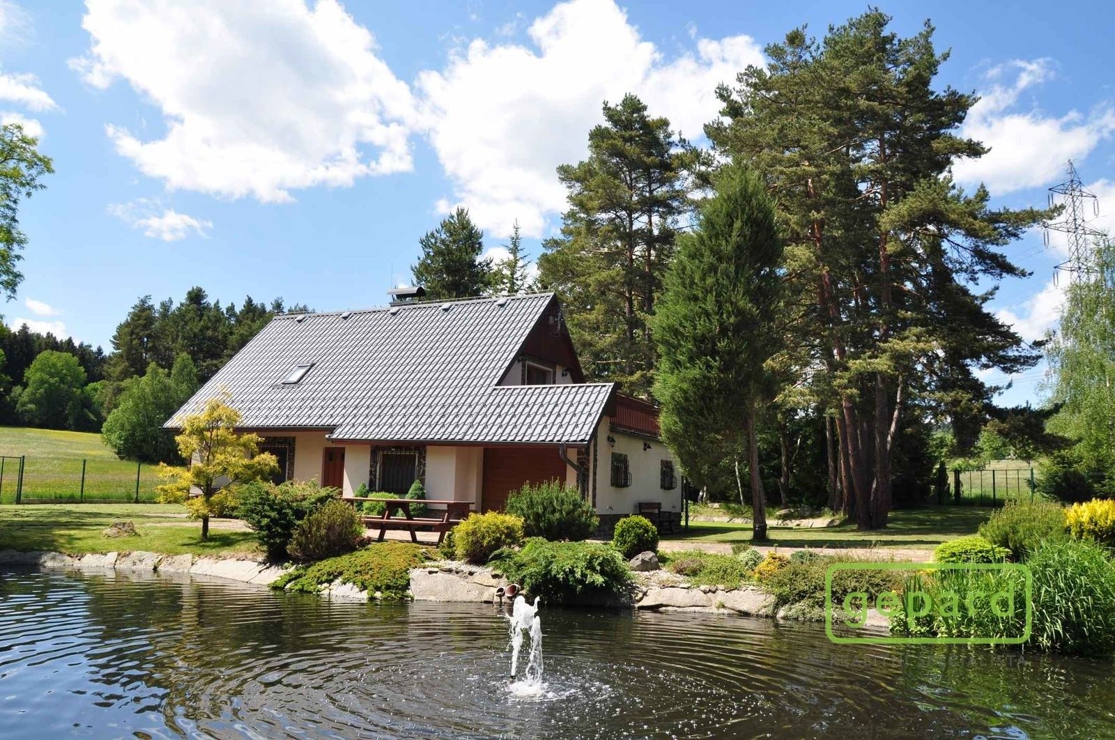 Rodinné domy, Dvory, 222 m²