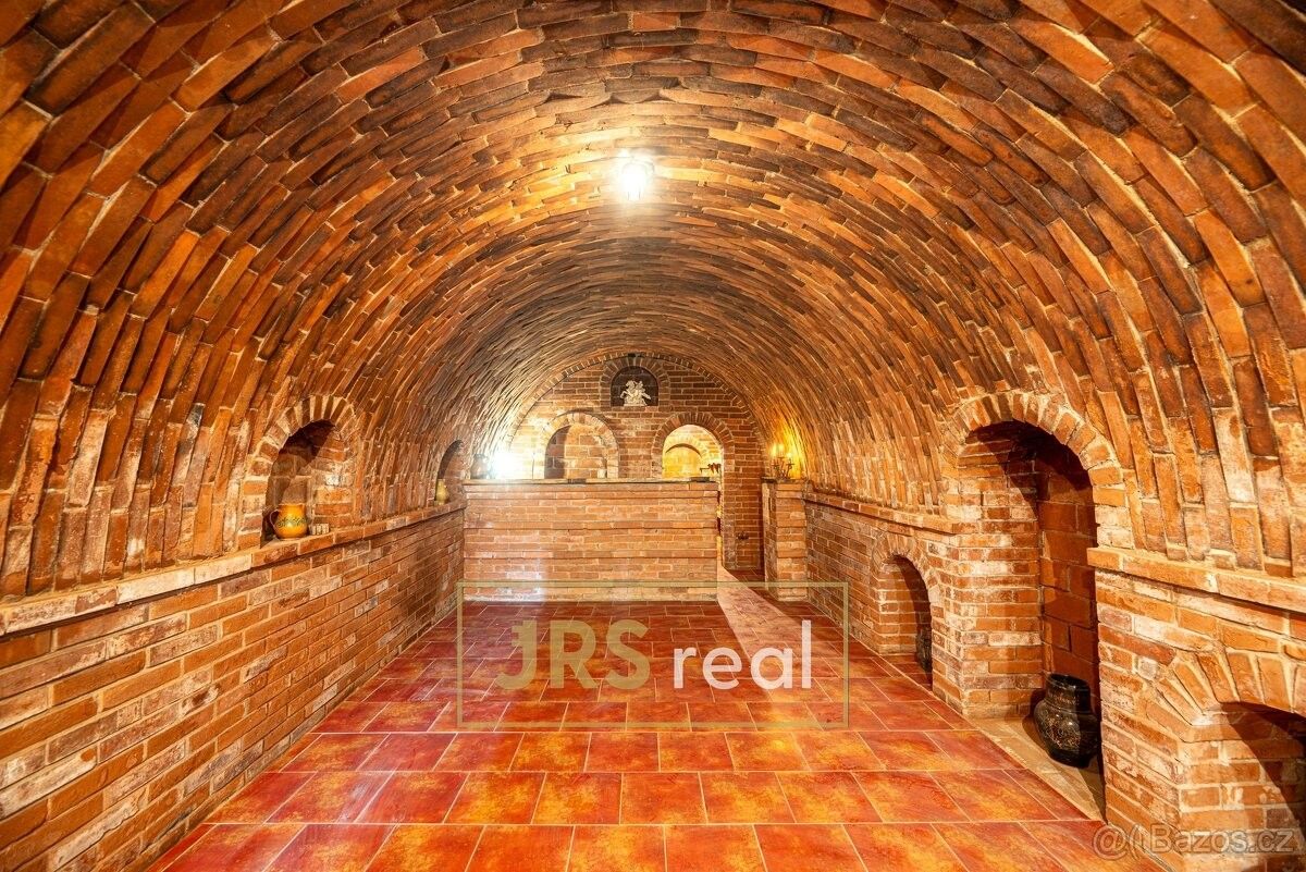 Restaurace, Bořetice u Hustopečí, 691 08 - 2