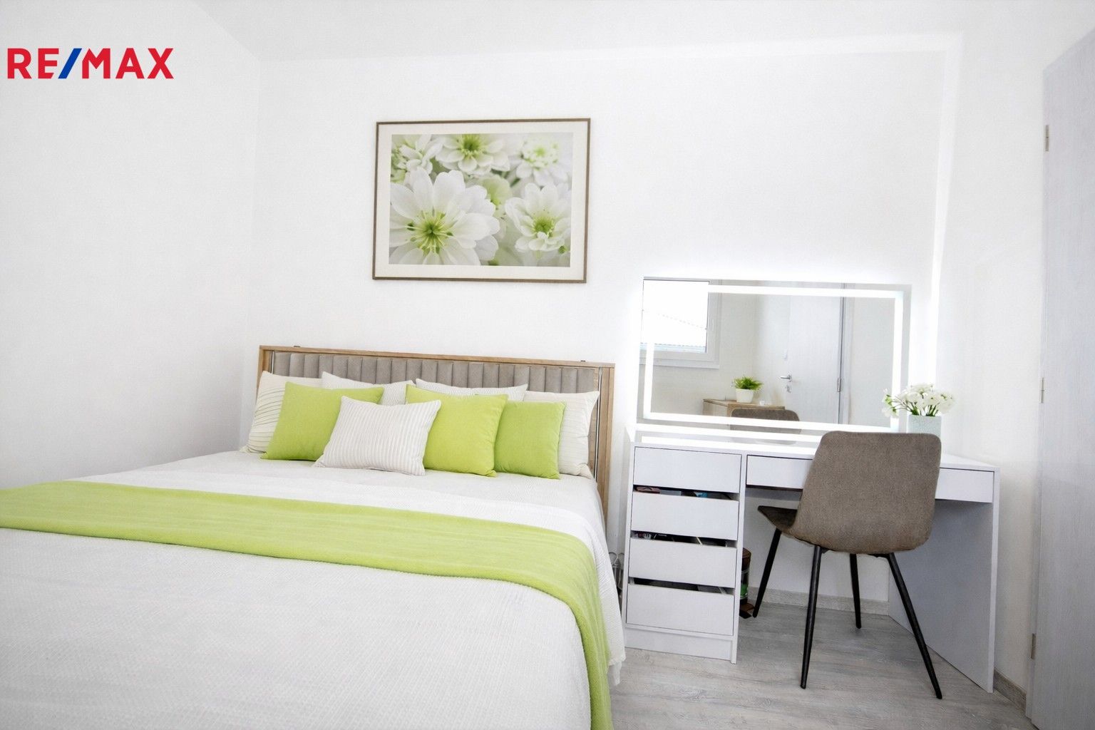 Prodej rodinný dům - Dobrovíz, 61 m²