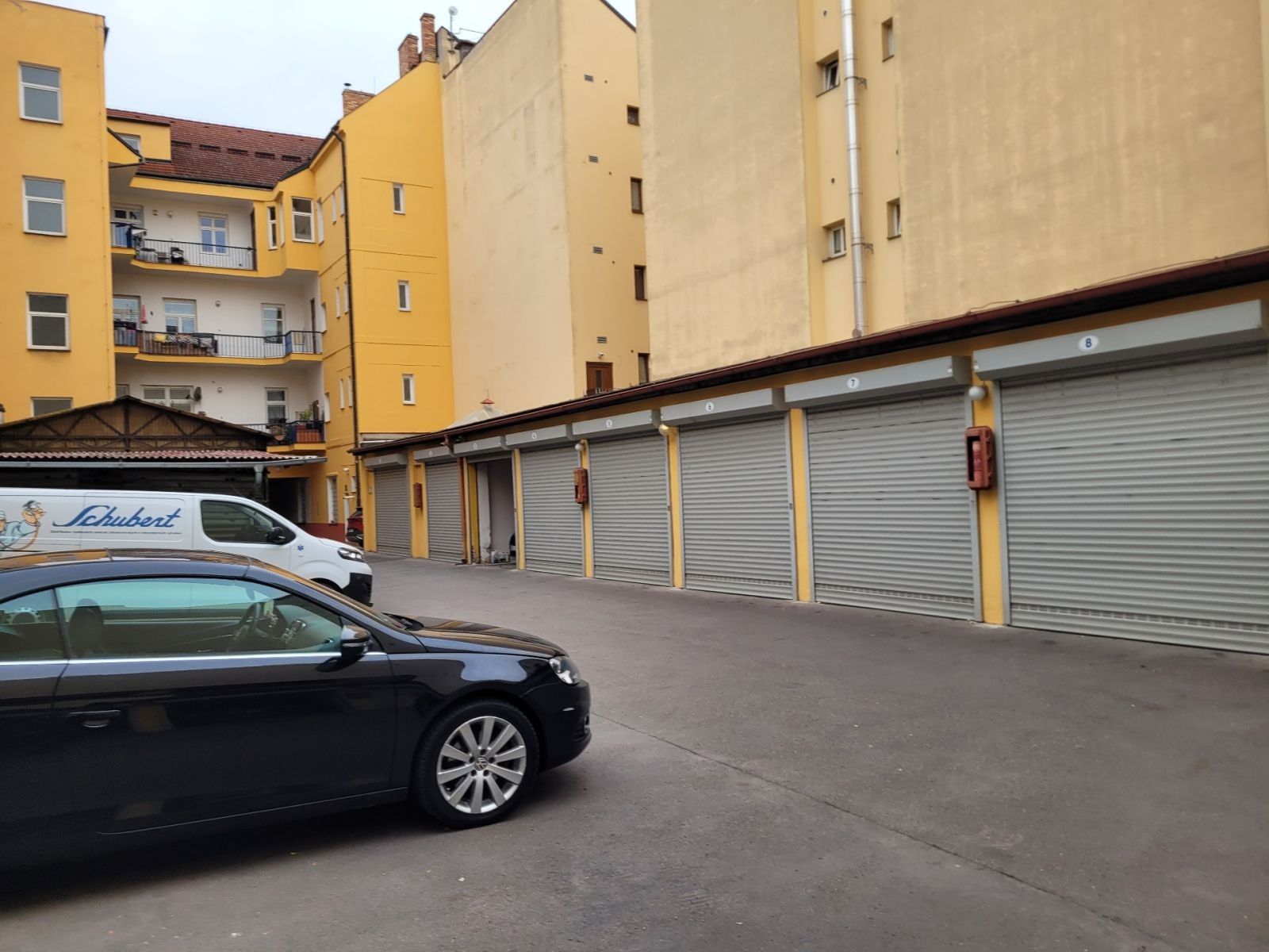 Garáže, Na Bělidle, Praha - Smíchov, 15 m²