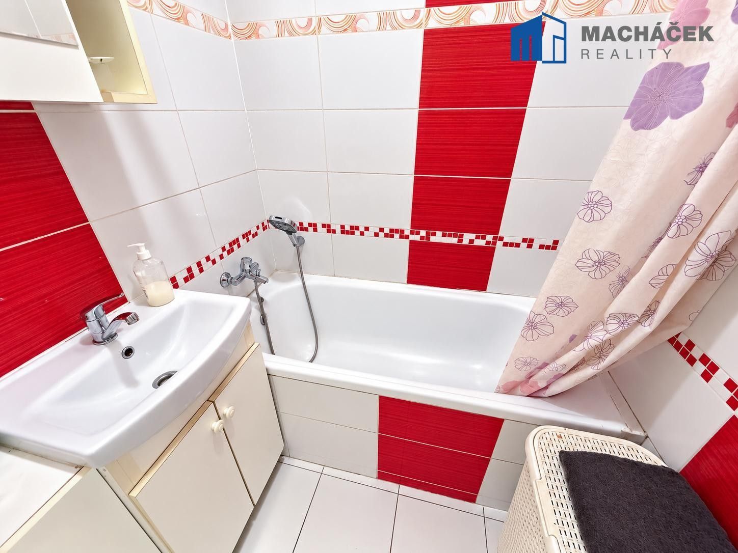 Byt 2+1 · 52 m² · Družby, Duchcov - 3