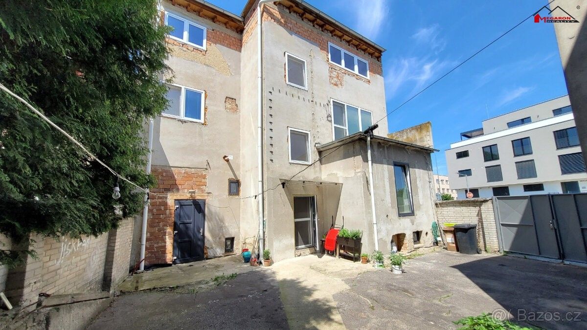 Prodej dům - Kyjov, 697 01, 110 m²