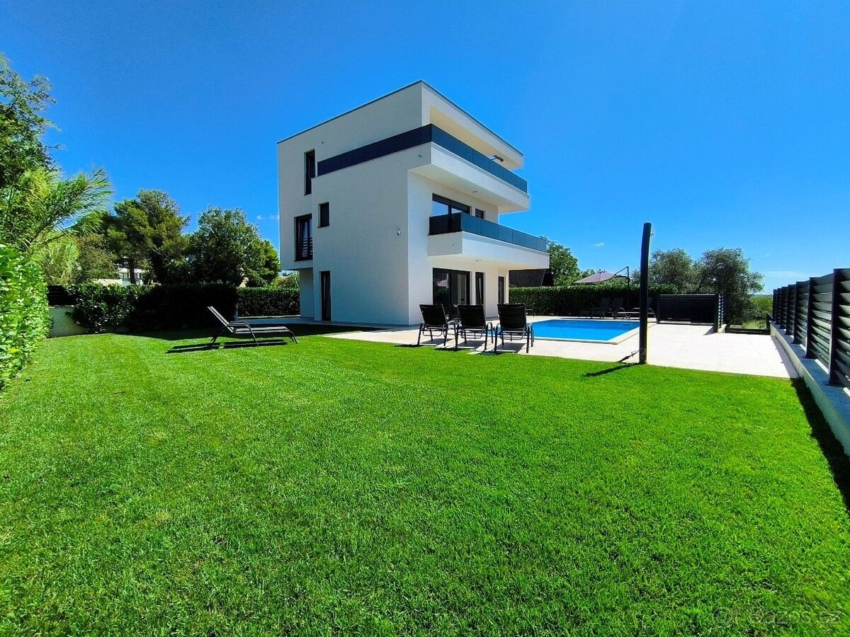 Prodej rodinný dům - 987 66, Zahraničí - 2