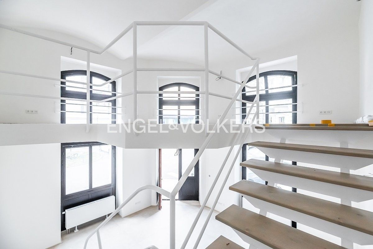 Obchodní prostory · 127 m² · Zubatého 470, Praha Smíchov - 3