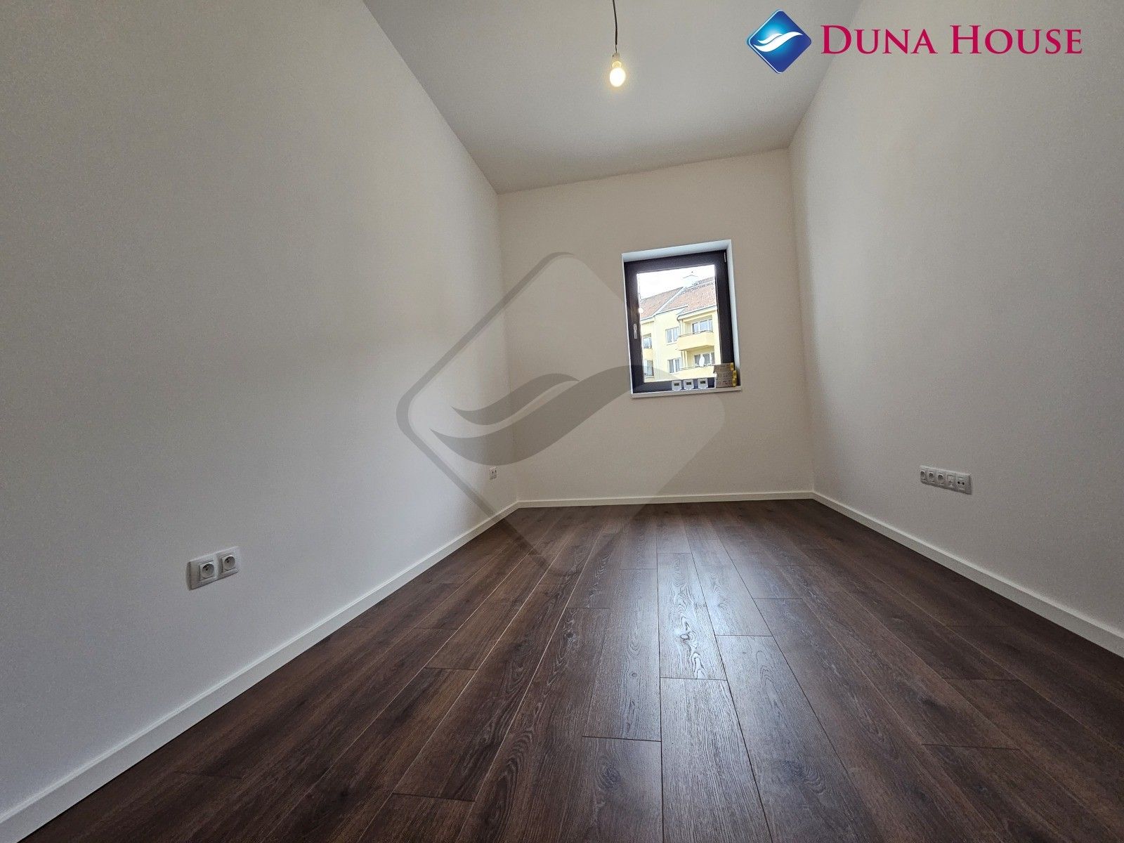 Byt 2+kk · 54 m² · Spojovací, Praha - 3