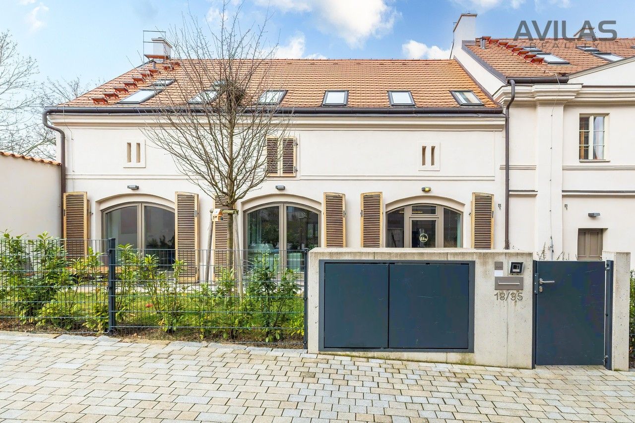 4+kk, Ke dvoru, Praha, 213 m²