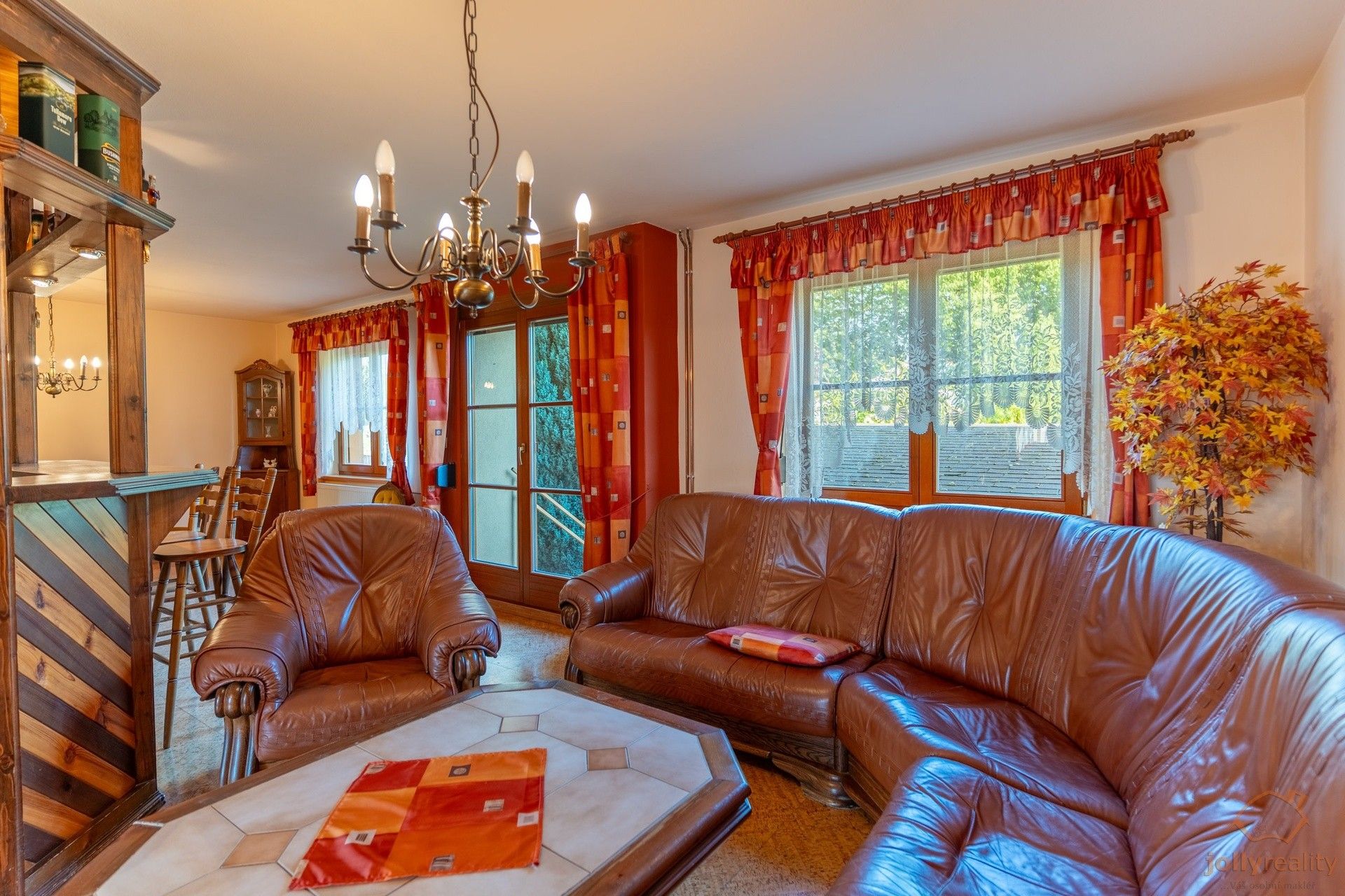 Prodej rodinný dům - Komořany, 290 m²