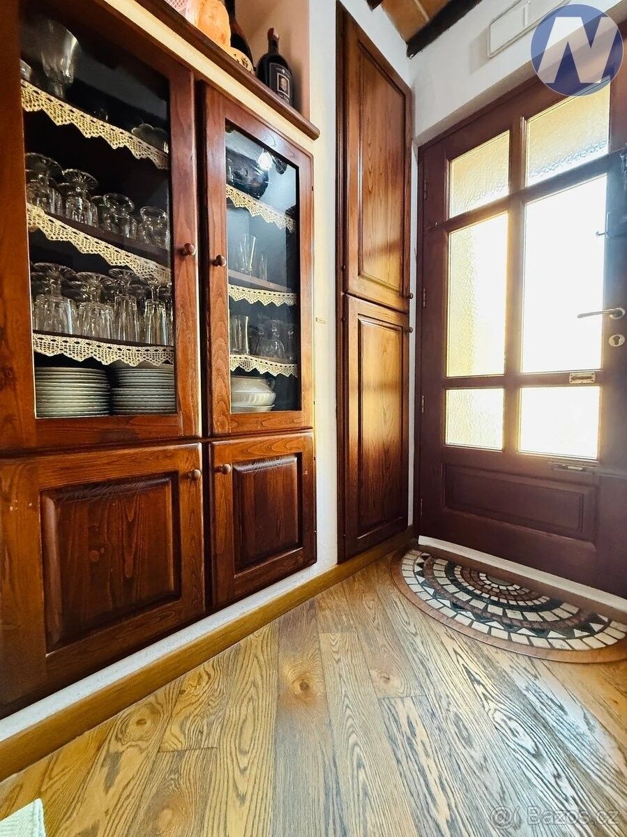 Byty, 987 66, Zahraničí