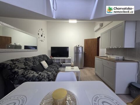 Byty, 987 66, Zahraničí