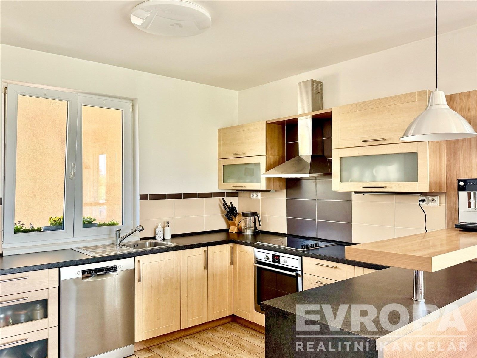 Prodej rodinný dům - Břežany II, 145 m² - 5