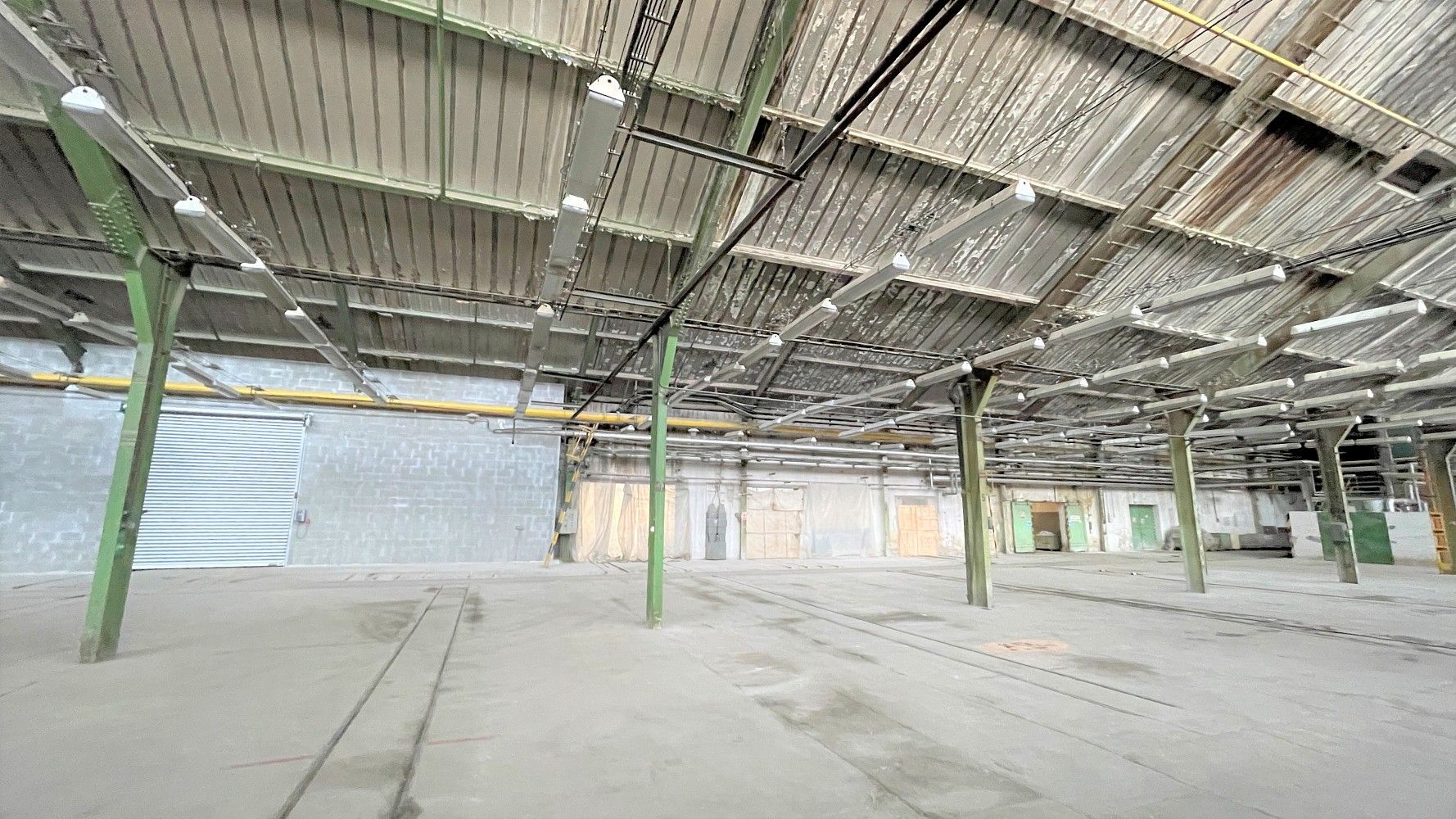 Sklad · 4 500 m² · Postoloprtská, Louny - 4