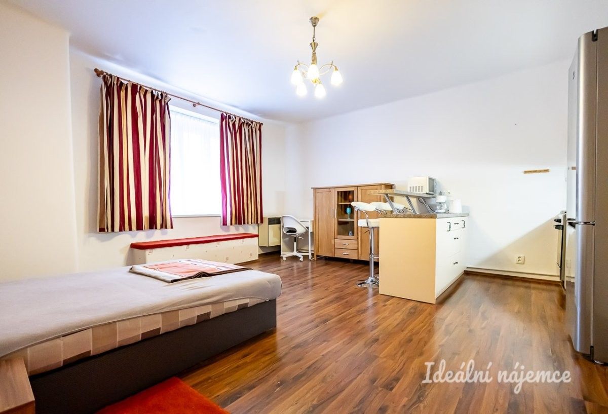 1+kk, Viklefova, Praha, 38 m² - 1