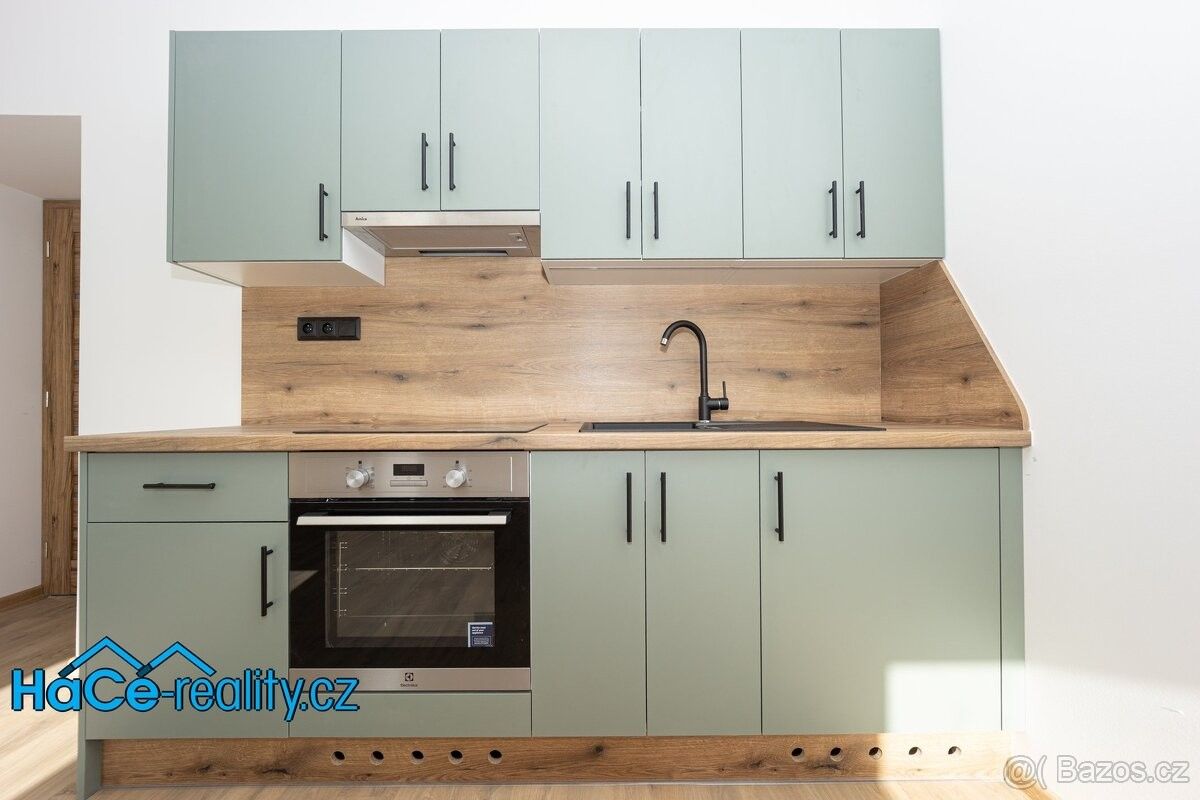 Byty, Kvasiny, 517 02