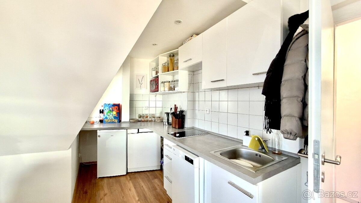 Pronájem byt - Karlovy Vary, 360 01