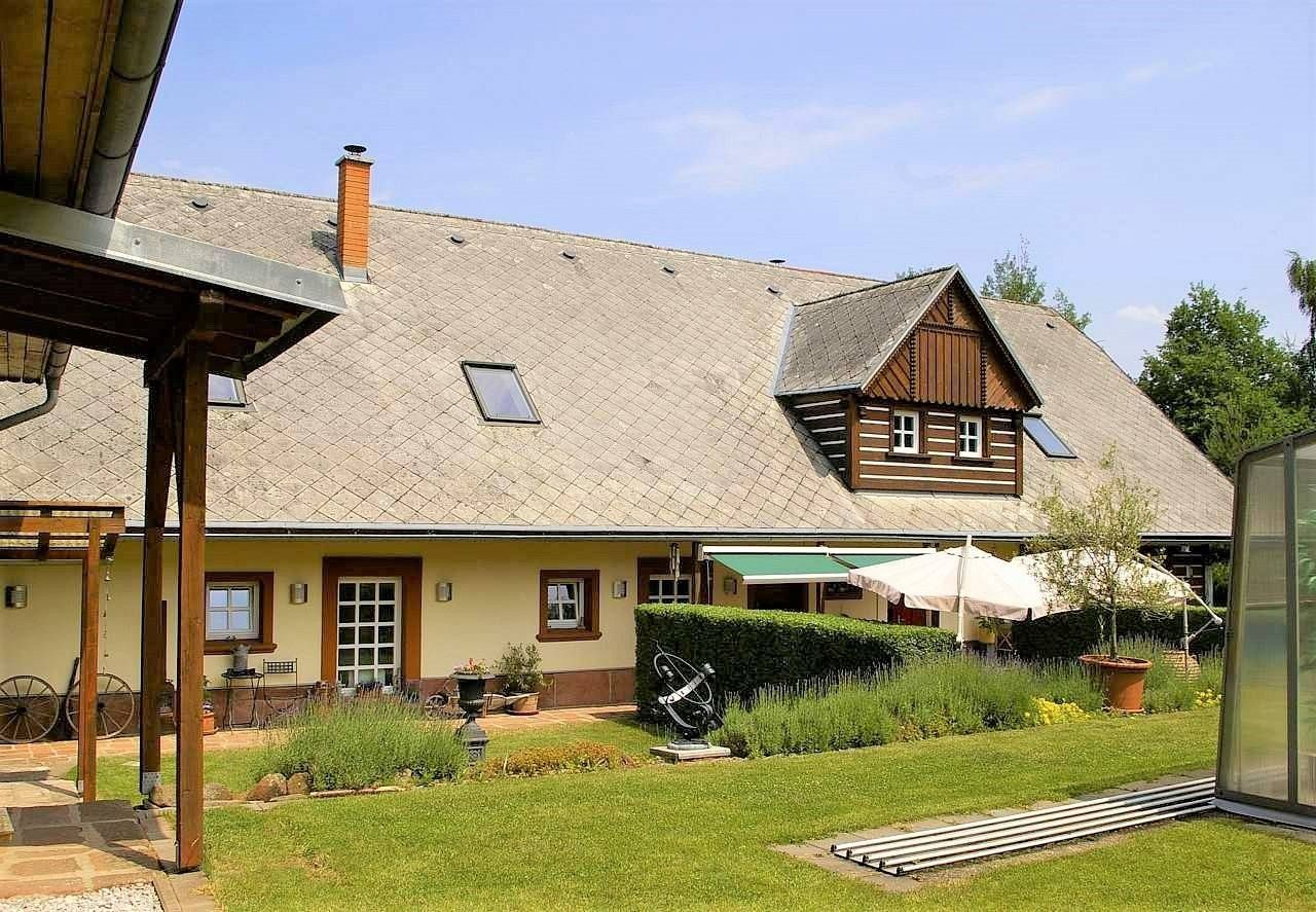 Chaty, Borovnice u Staré Paky, Královéhradecký kraj - 2