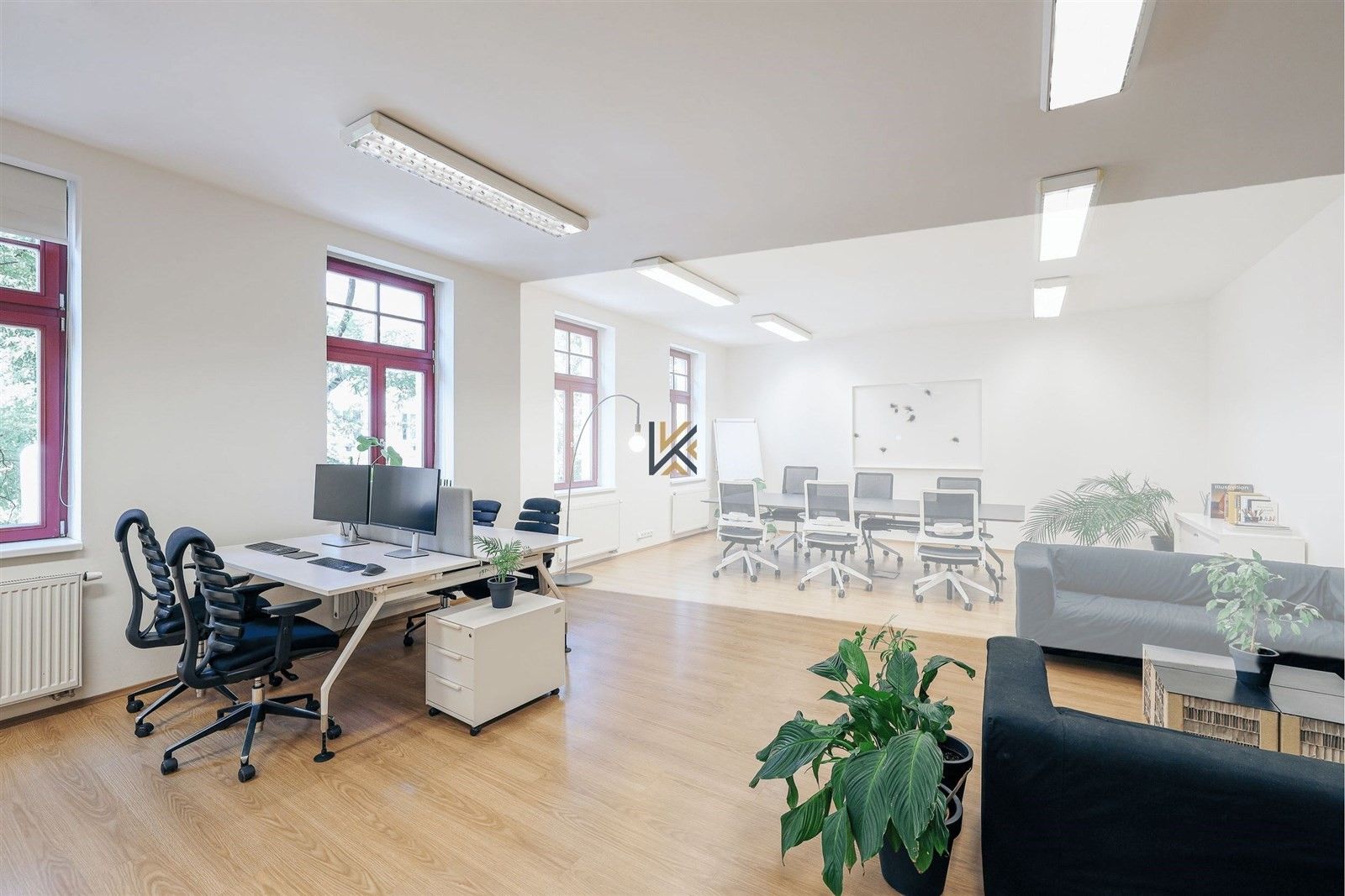 Pronájem kancelář - Komunardů, Praha, 30 m²