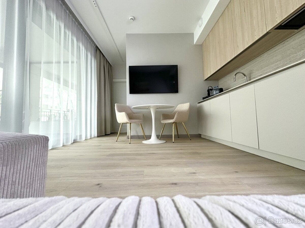 Prodej byt - 987 66, Zahraničí