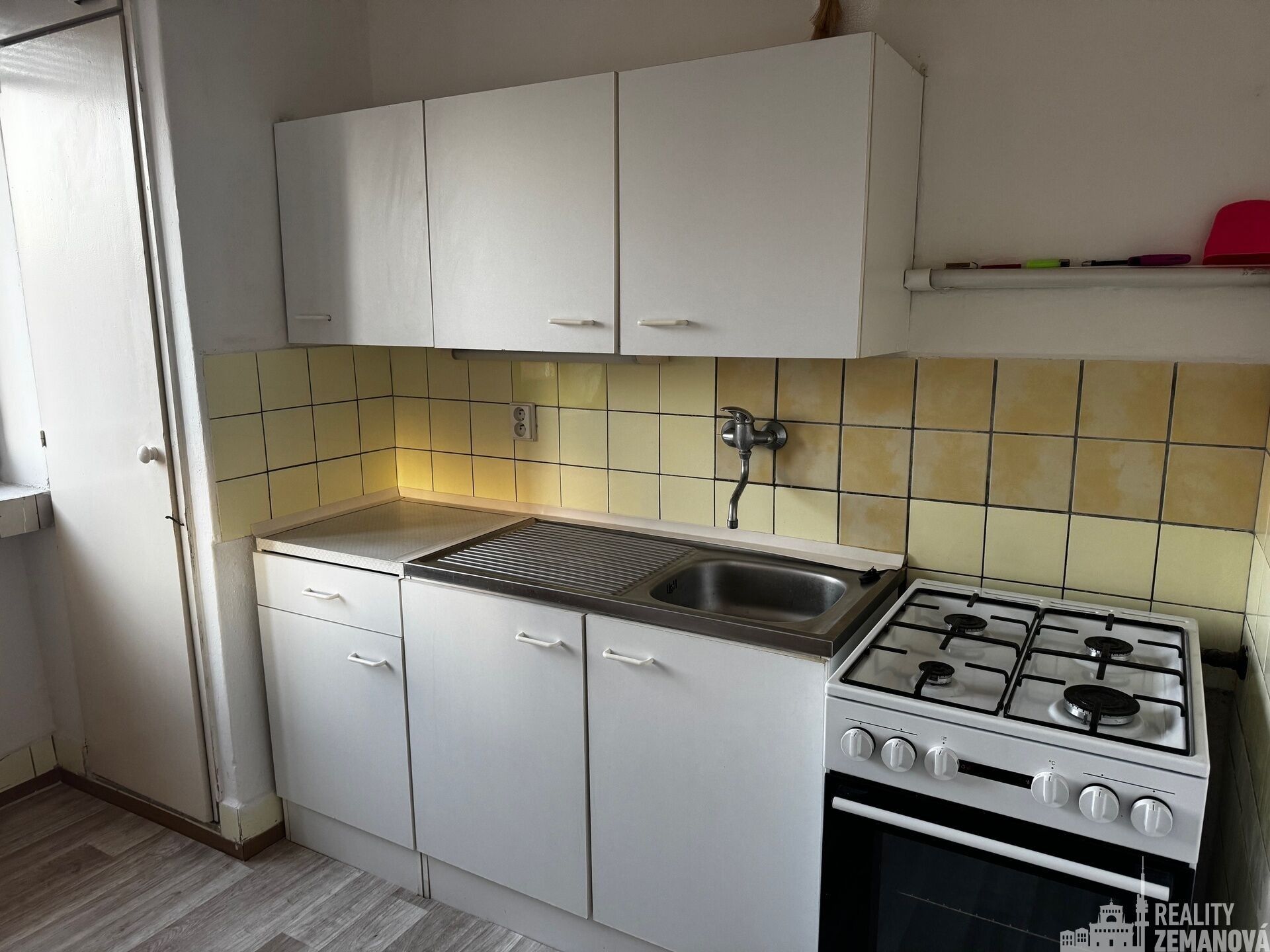1+1, Višňová, Praha, 38 m² - 2