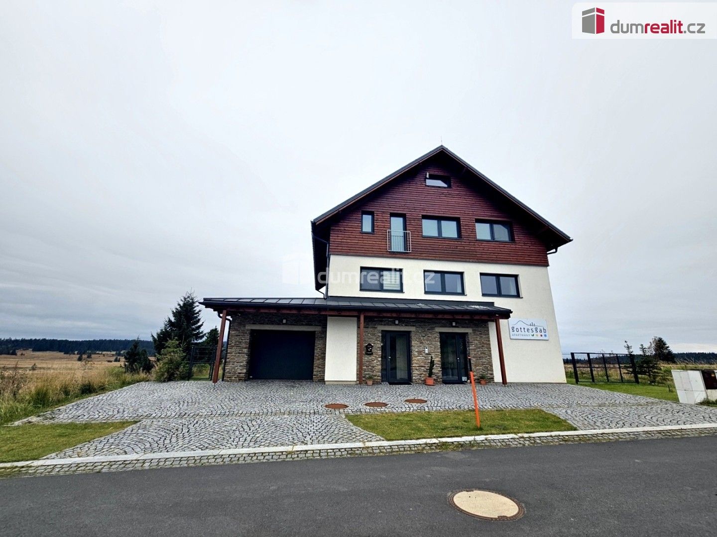 Ubytovací zařízení, Boží Dar, 360 m²