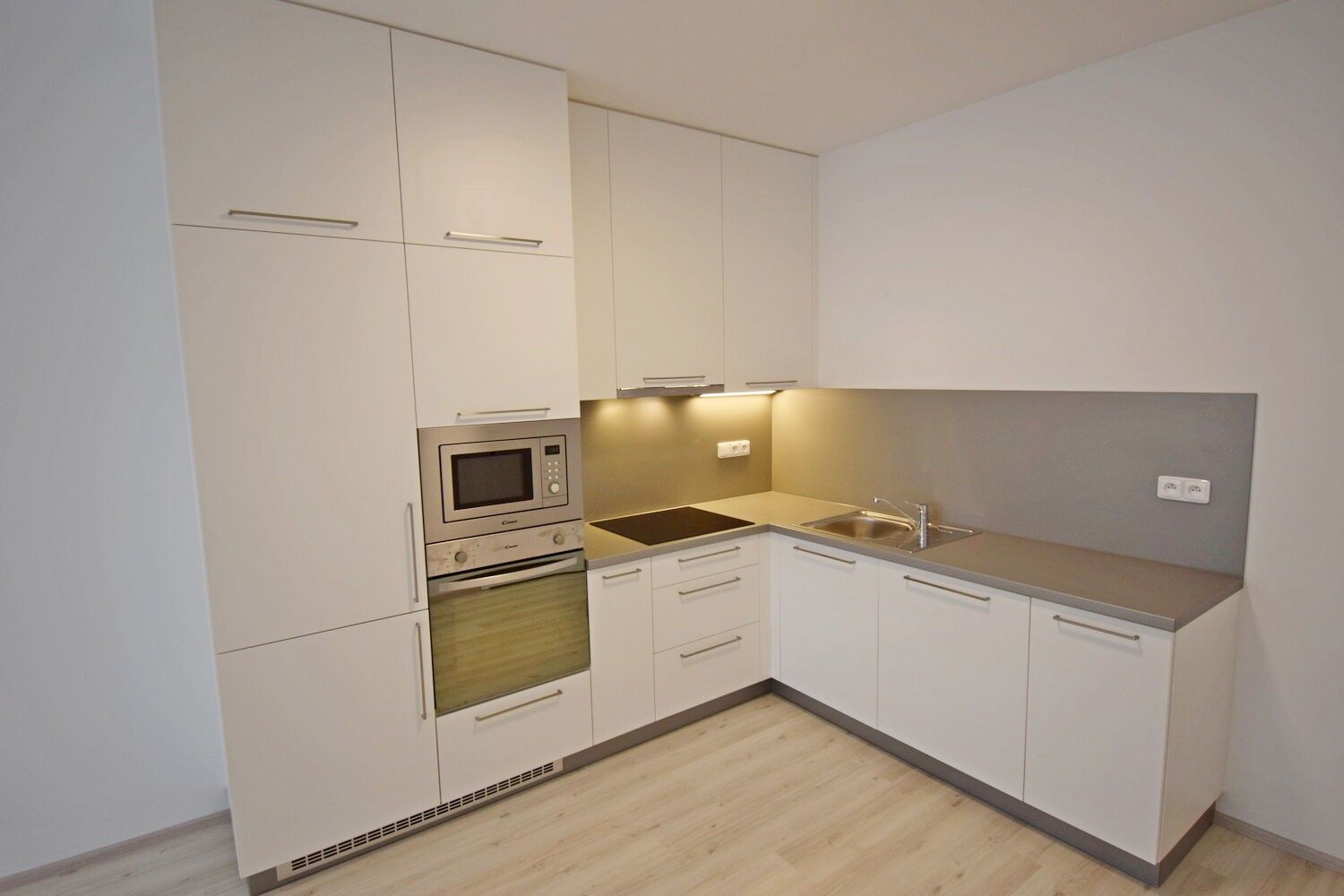 Pronájem byt 2+kk - Praha, 45 m²