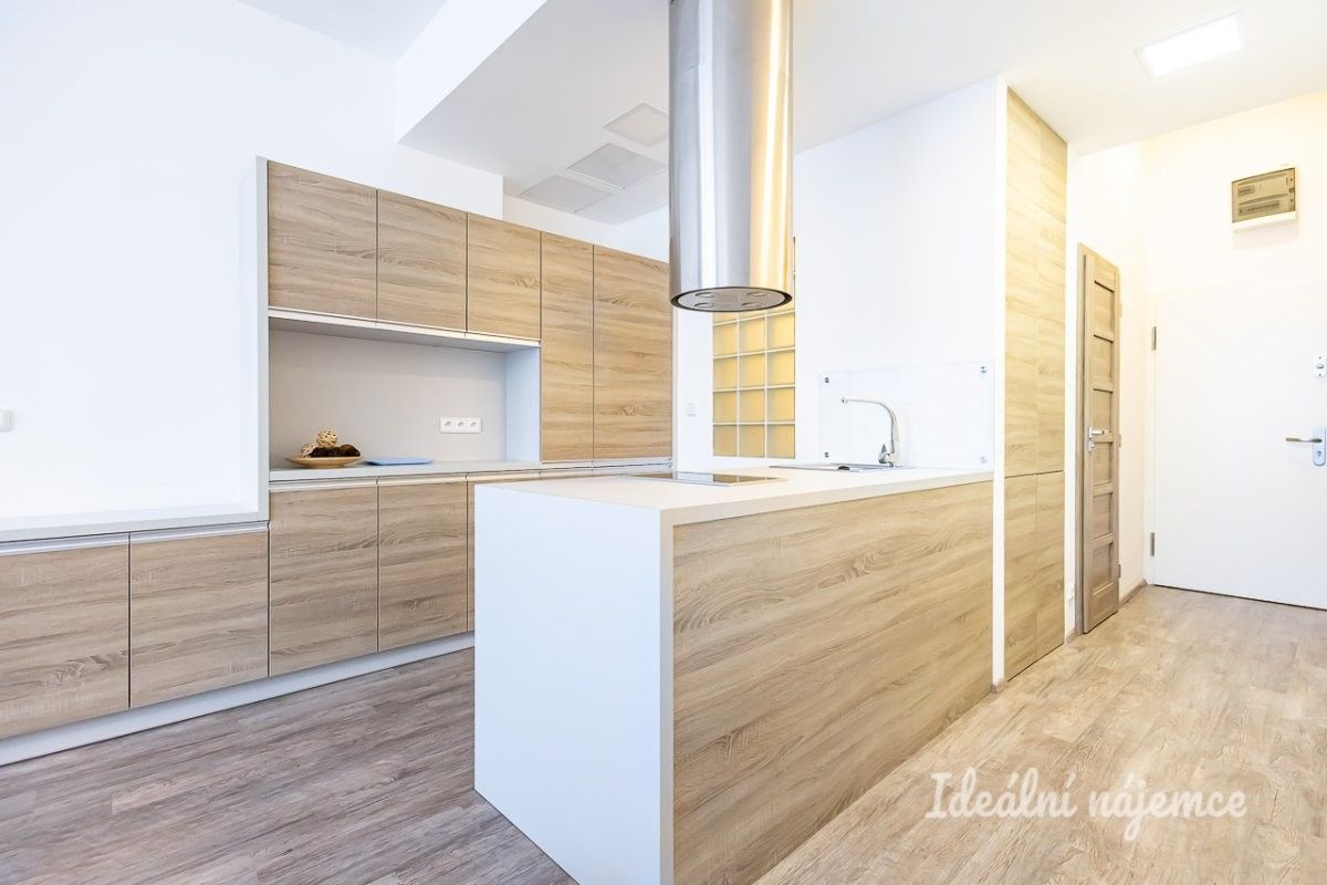 Byt 1+kk · 38 m² · U půjčovny, Praha - 4