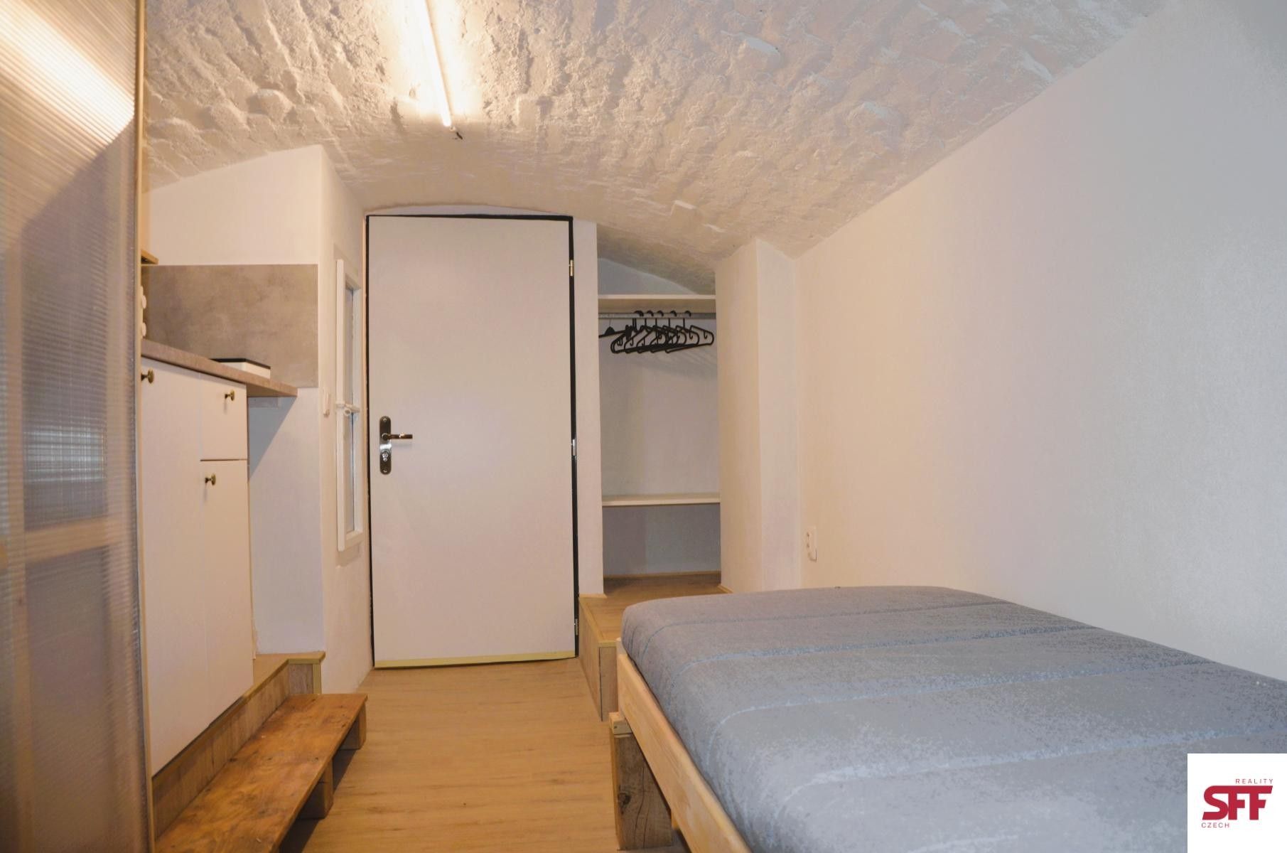 Pronájem byt 1+kk - Za Pohořelcem, Praha, 15 m²