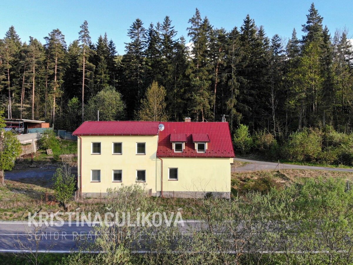 Rodinné domy, 987 65, Slovensko