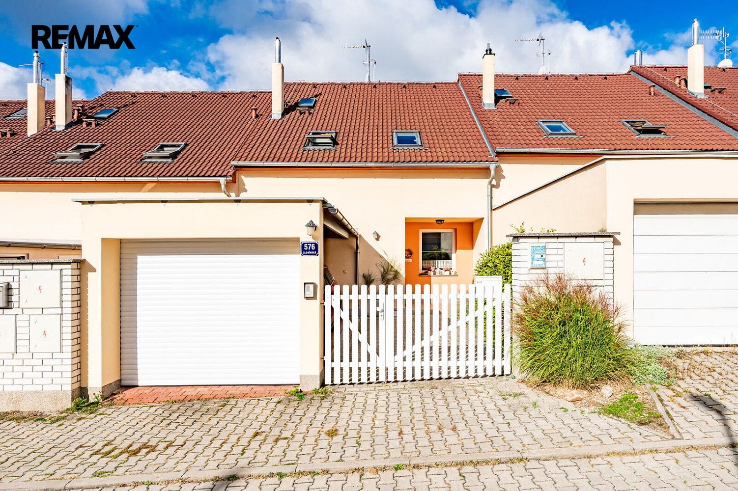 Rodinné domy, Zlonínská, Líbeznice, okres Praha-východ, 105 m² - 1