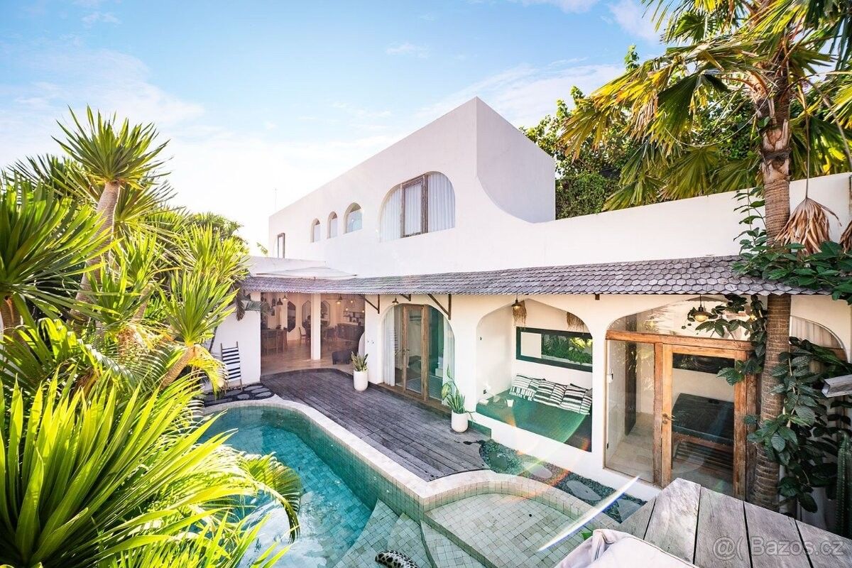 Rodinné domy, 987 66, Zahraničí