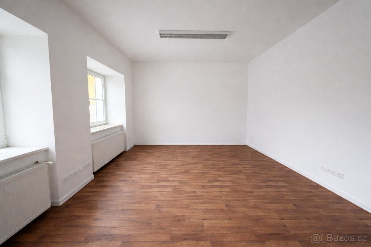 Kanceláře, Velké Heraltice, 747 75