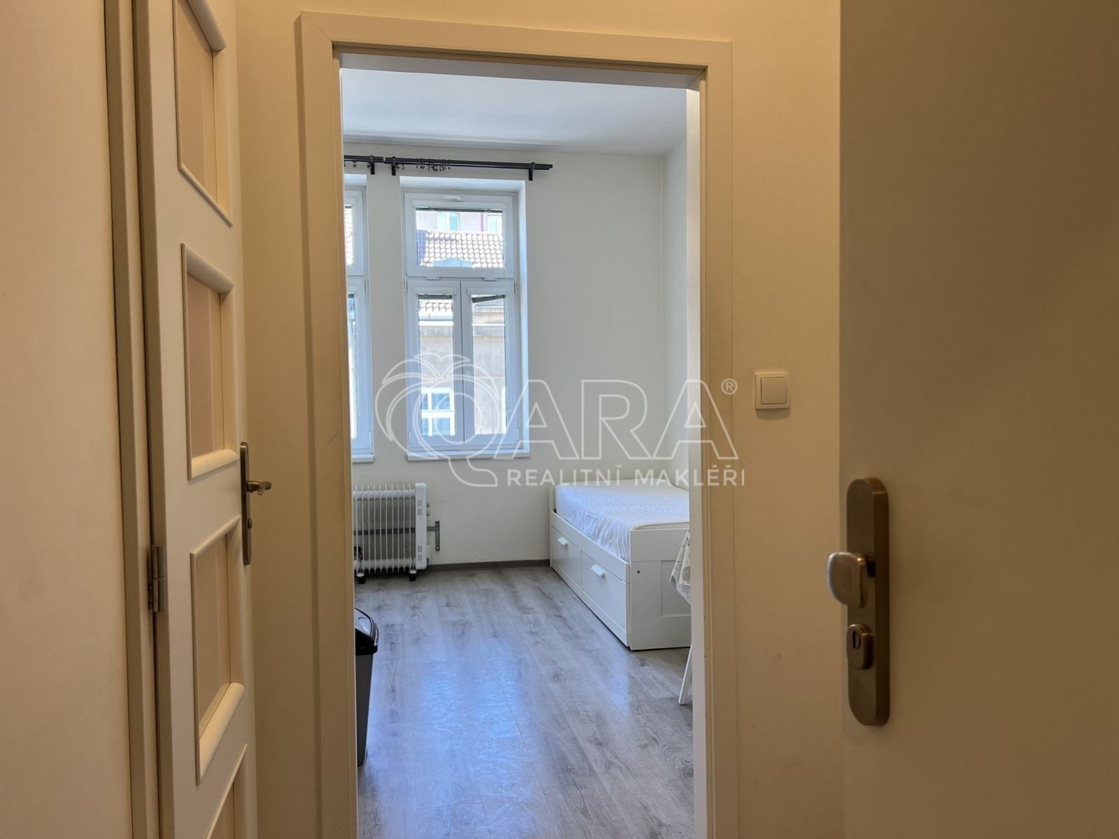Pronájem byt 1+kk - Na vinohradu, Praha, 22 m² - 5