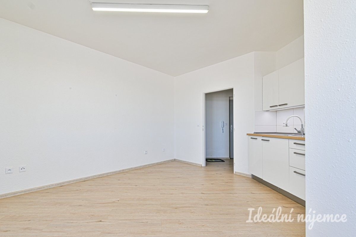 Byt 2+kk · 40 m² · Langrova, Brno - 4