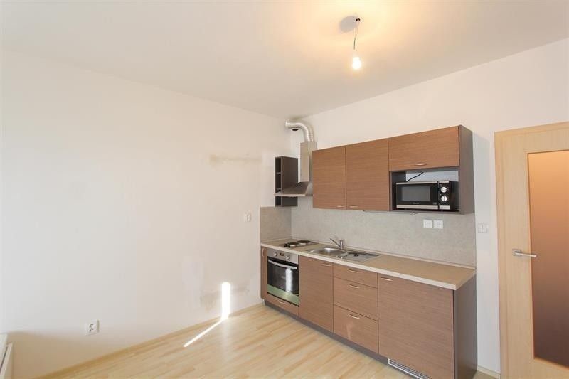 Pronájem byt 1+kk - Houbalova, Brno, 28 m²