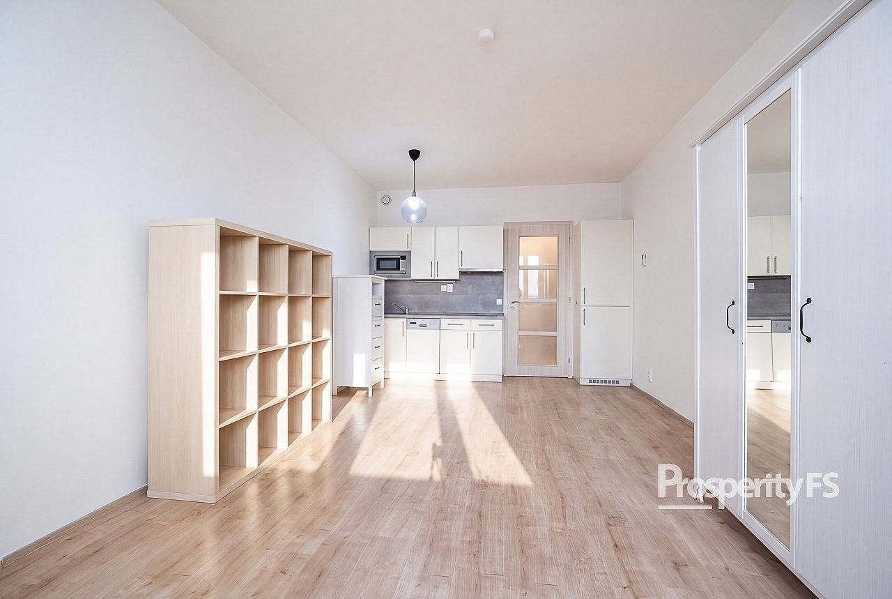 Byt 1+kk · 33 m² · Freyova, Praha 9 - Vysočany - 3