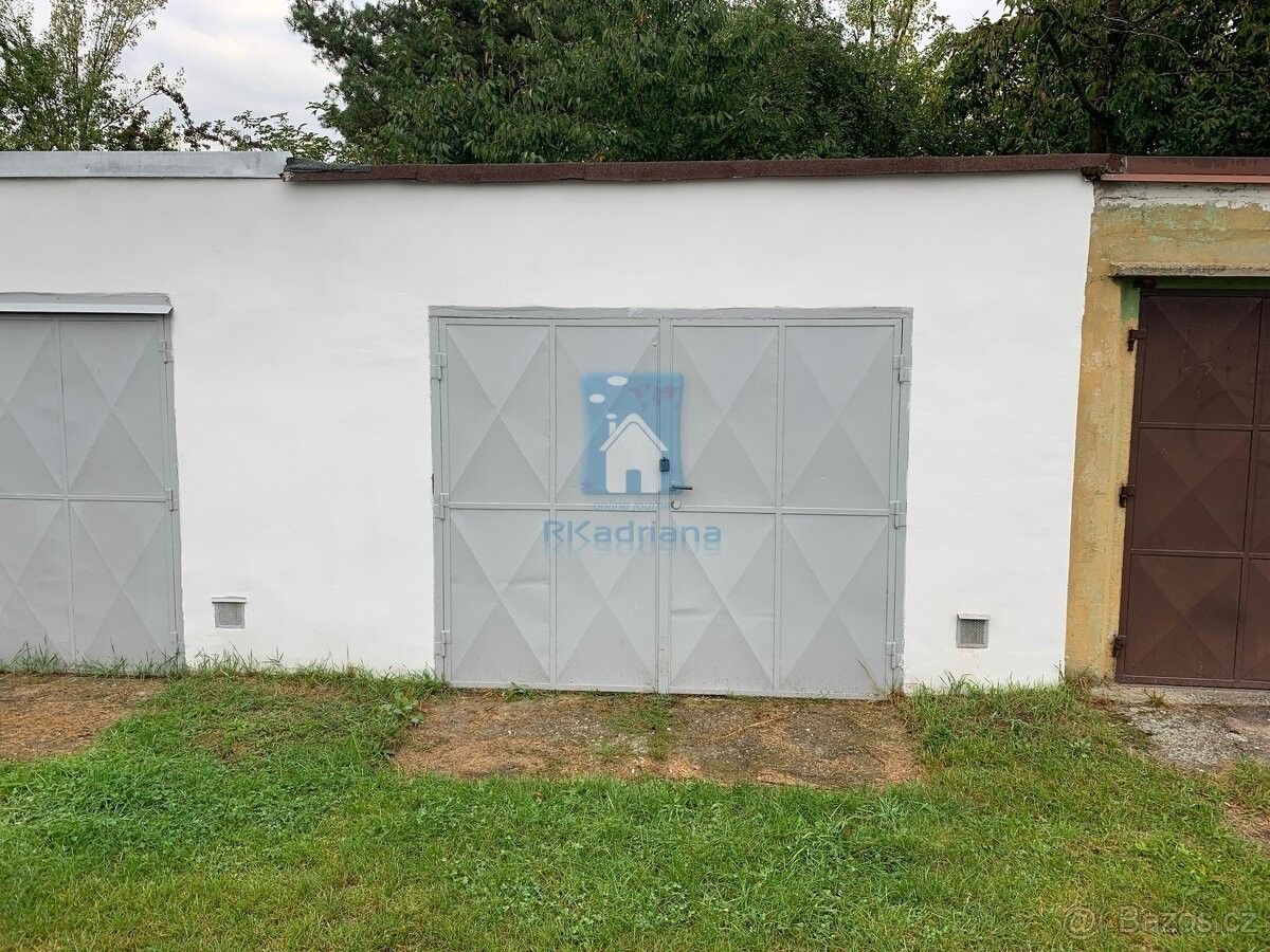 Garáže, Praha, 190 11