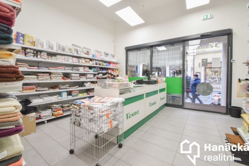 Pronájem obchodní prostory - Pavelčákova, Olomouc, 112 m²