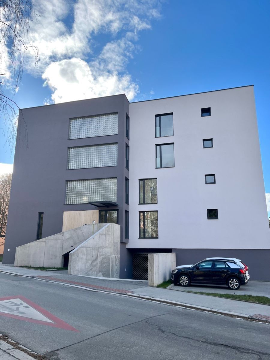 Garáže, Zborovská, Brno - Žabovřesky, Jihomoravský kraj, 12 m²