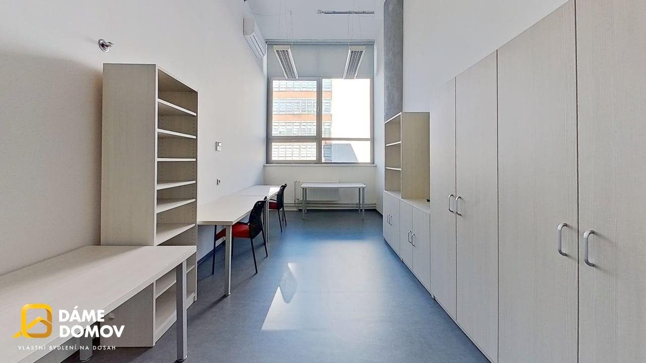 Kanceláře, J. A. Bati, Zlín, 31 m² - 2
