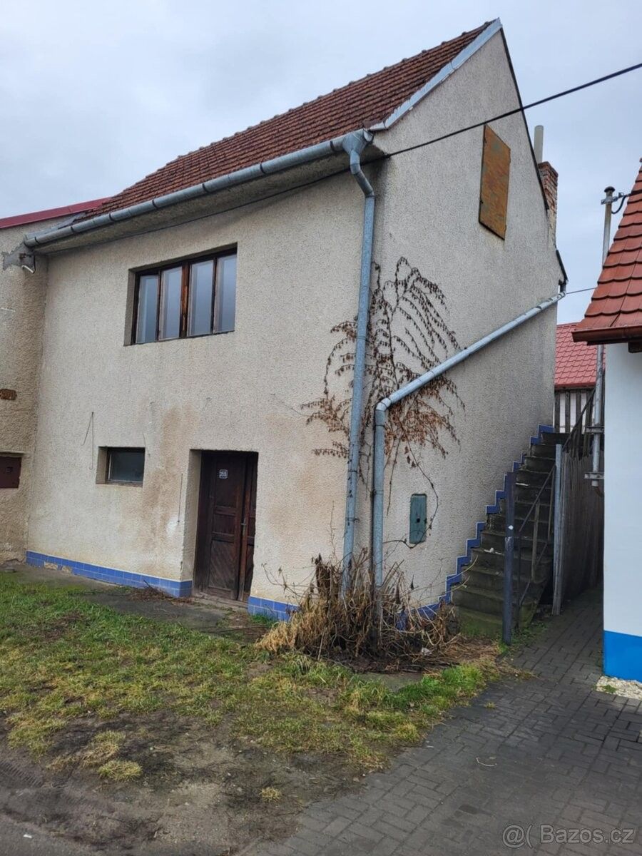 Chaty, Mutěnice, 696 11