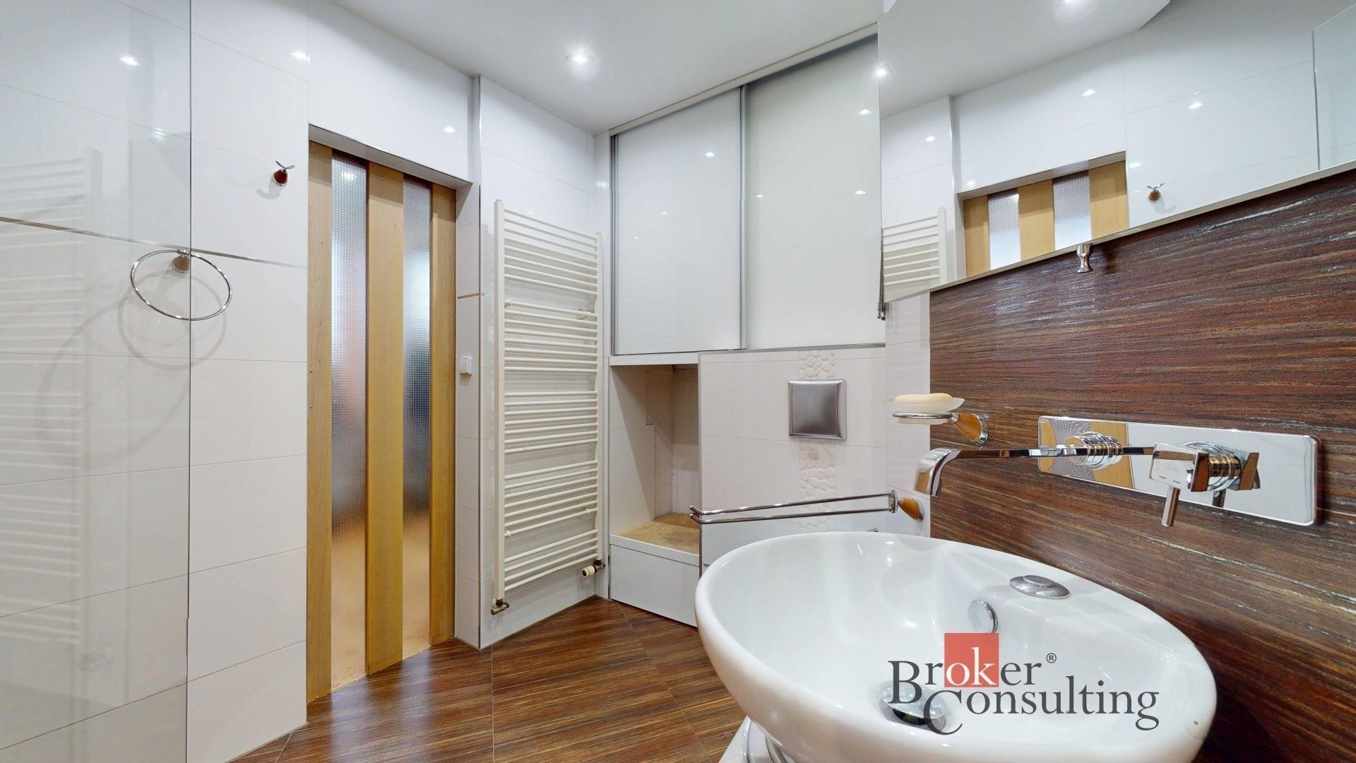 Byt 2+1 · 57 m² · W. A. Mozarta, Most - 3