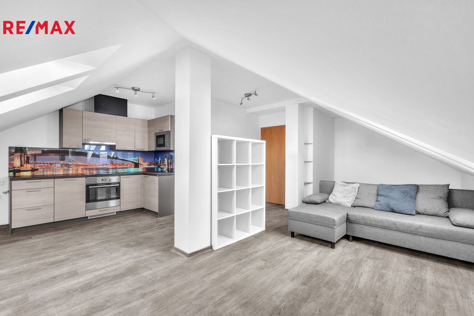 Pronájem byt 1+kk - Slepá, Milovice, 42 m²