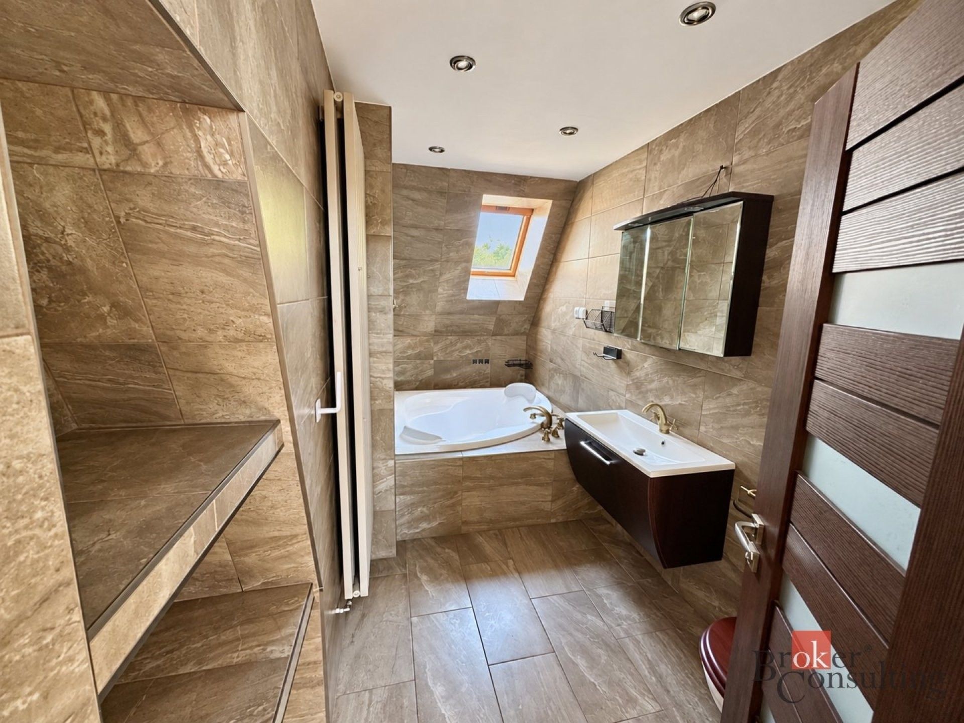 Byt 4+kk · 165 m² · Podkrušnohorská, Litvínov - 3