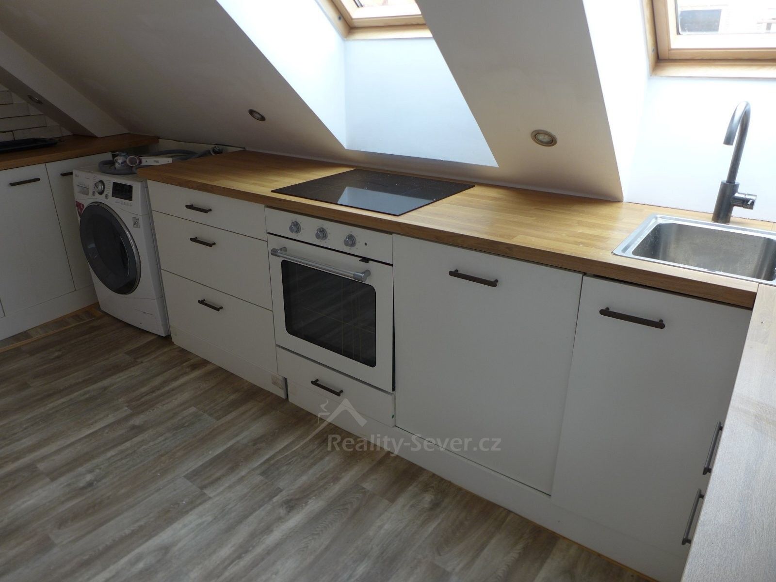 Pronájem byt 2+kk - Moskevská, Česká Lípa, 110 m²