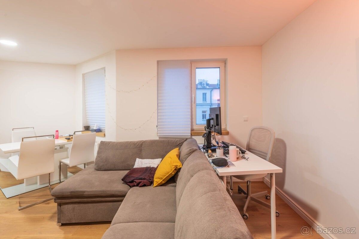 Pronájem byt - Praha, 170 00