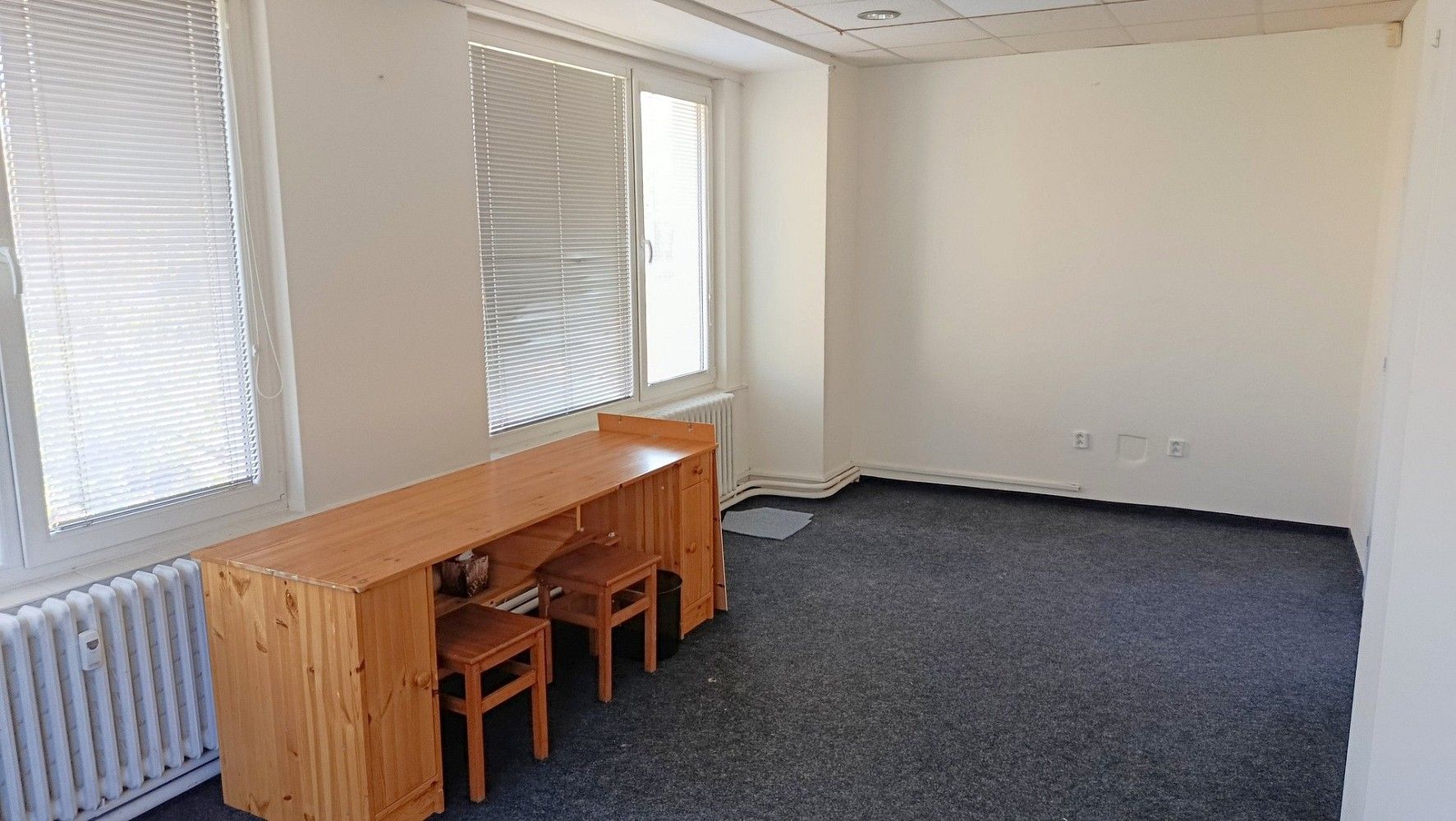 Pronájem kancelář - Perlitová, Praha 4 - Krč, 21 m² - 2