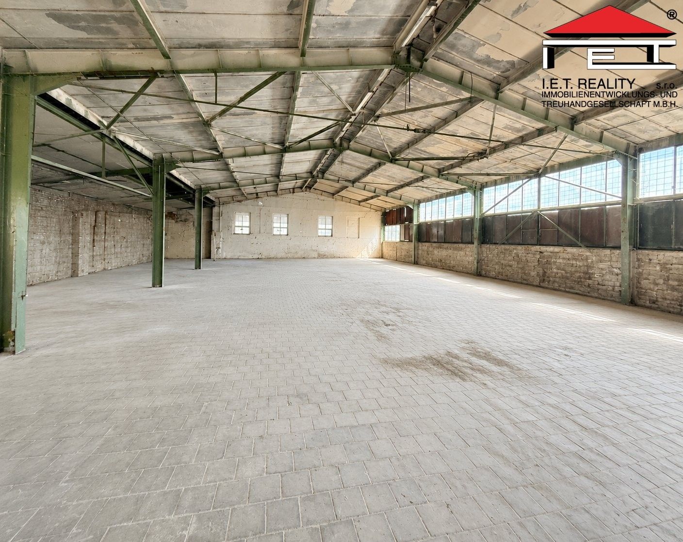 Sklad · 554 m² · Dukelská třída, Brno - 4